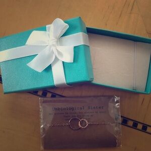 NWT Unbiological sister gold necklace